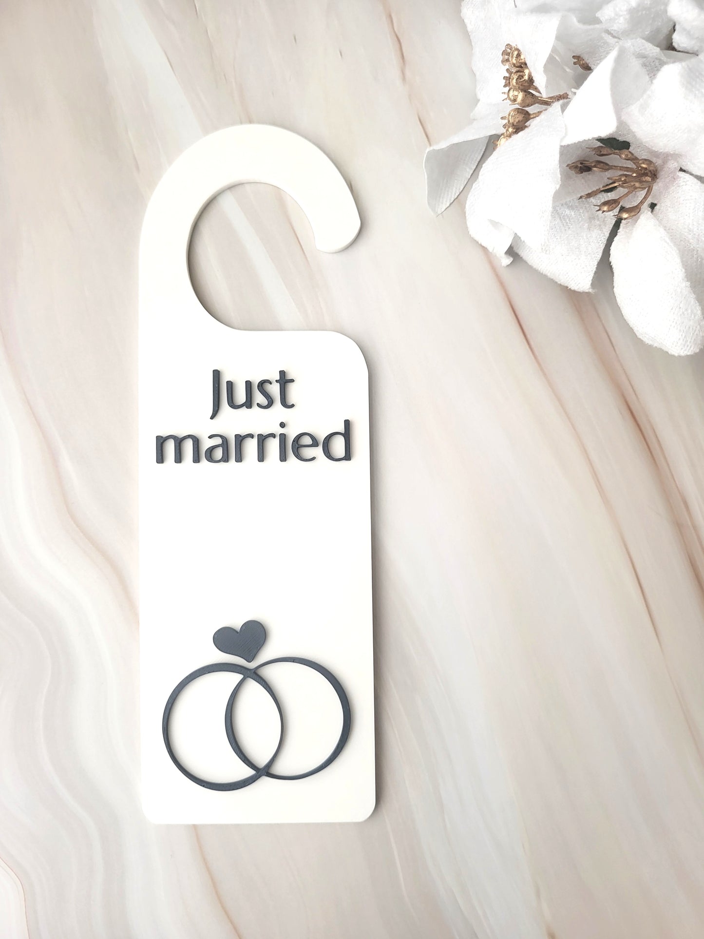 just married sign,
wedding door sign,
honeymoon sign,
bridal suite decor,
door hanger wedding,
wedding decoration,
bride gift idea,
just married gift,
engagement sign,
cute wedding sign,
married door tag,
honeymoon decor,
hotel room sign,