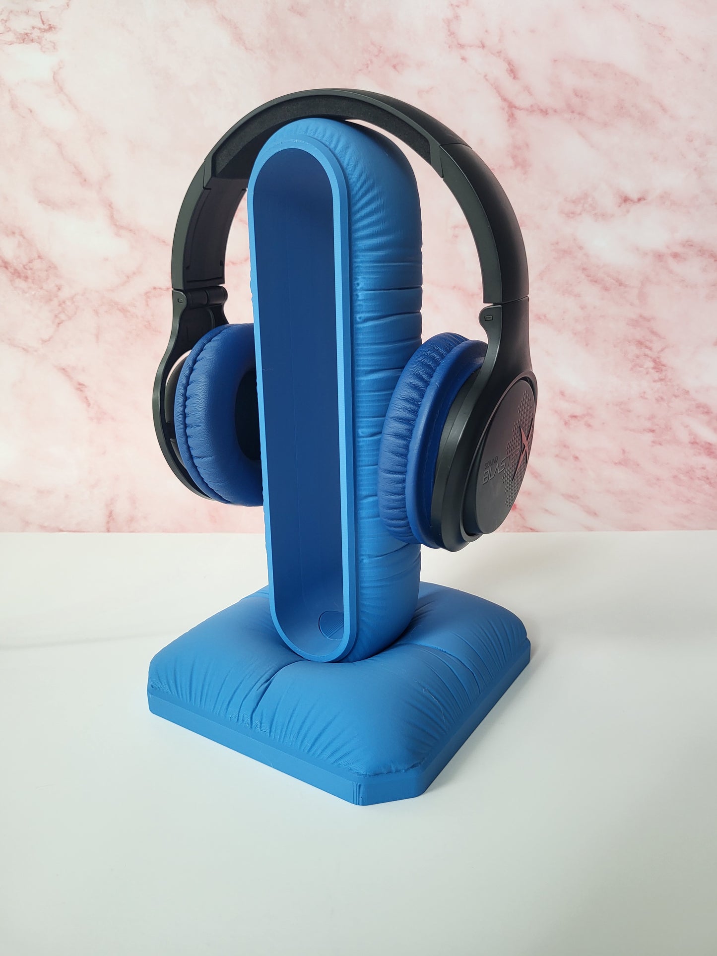 Pillow-Inspired Headphone Stand