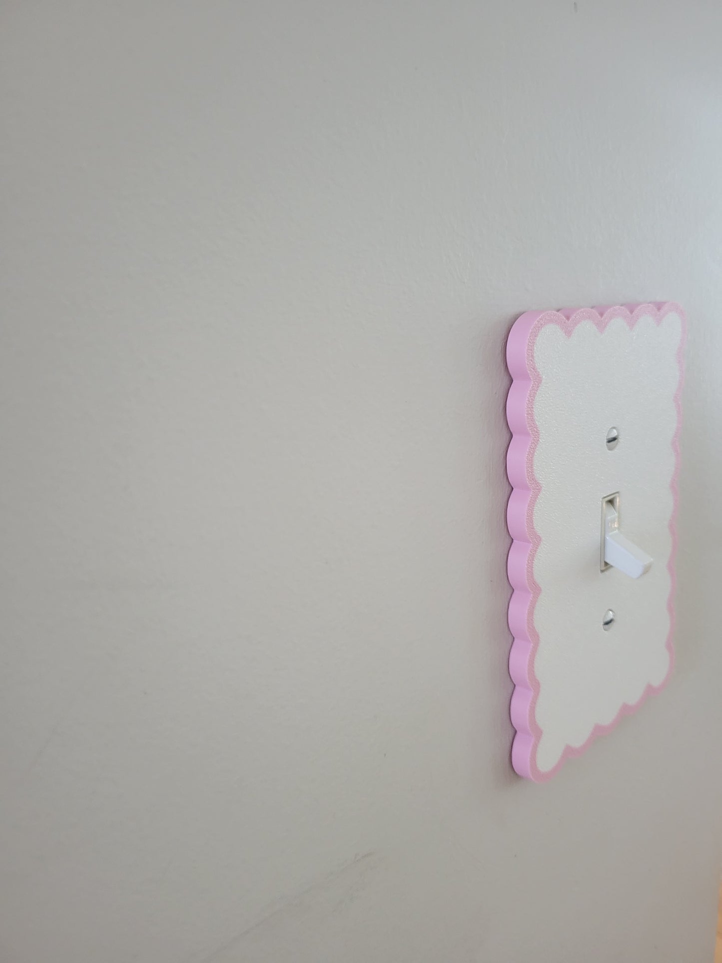 Two-Tone Pastel Scalloped Light Switch Cover