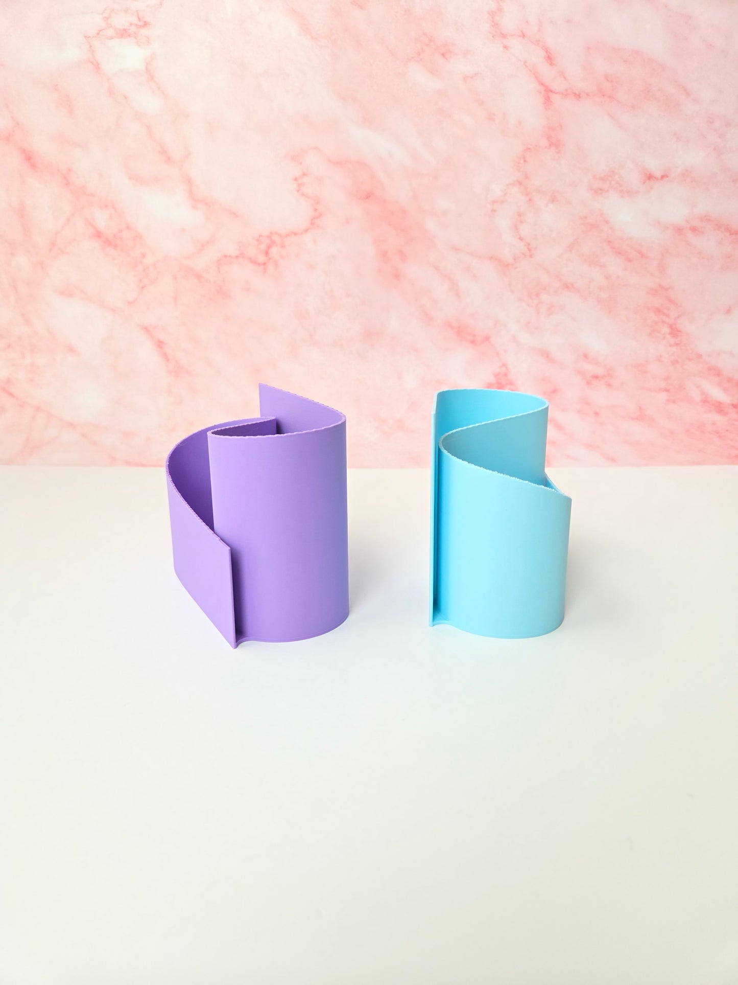 S-shaped Pen Holder