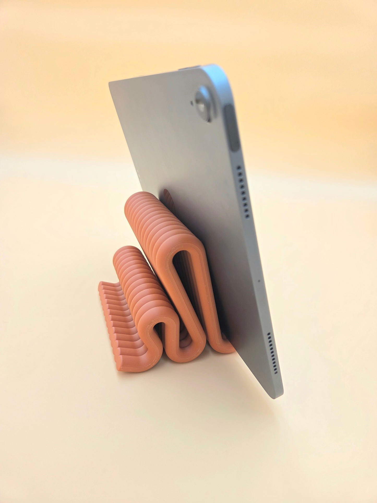 Modern Wavy Tablet / Kindle Stand