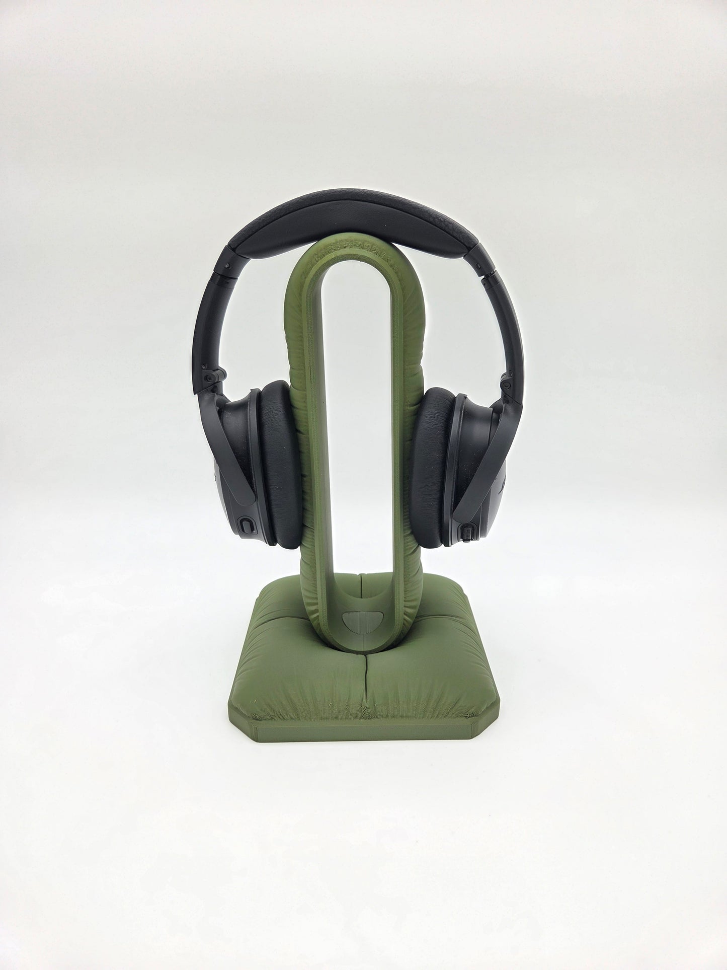 Pillow-Inspired Headphone Stand