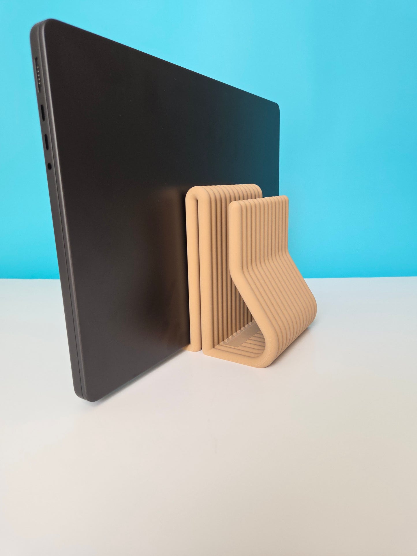 Dual Ribbed Vertical Laptop Stand