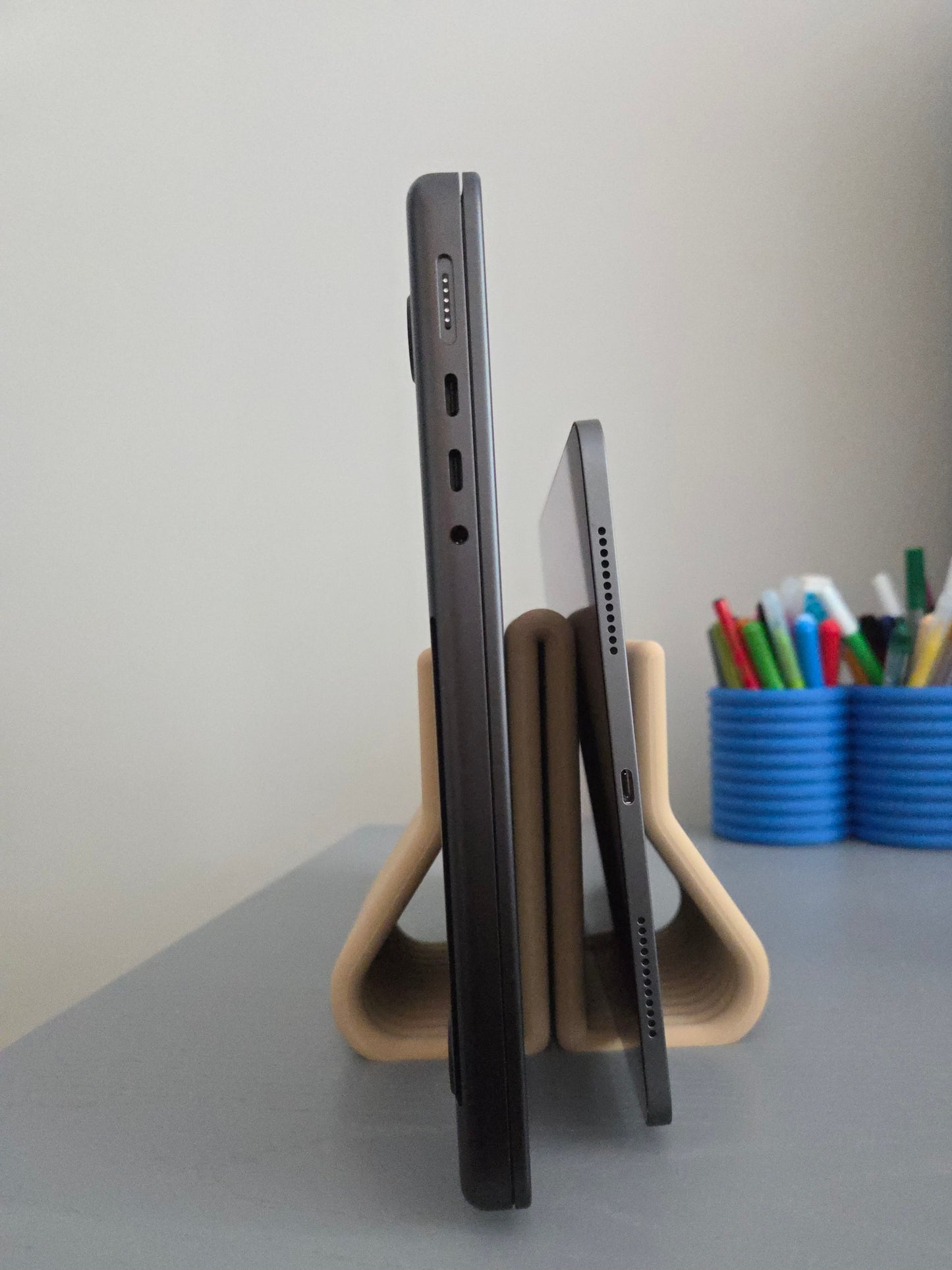 Dual Ribbed Vertical Laptop Stand