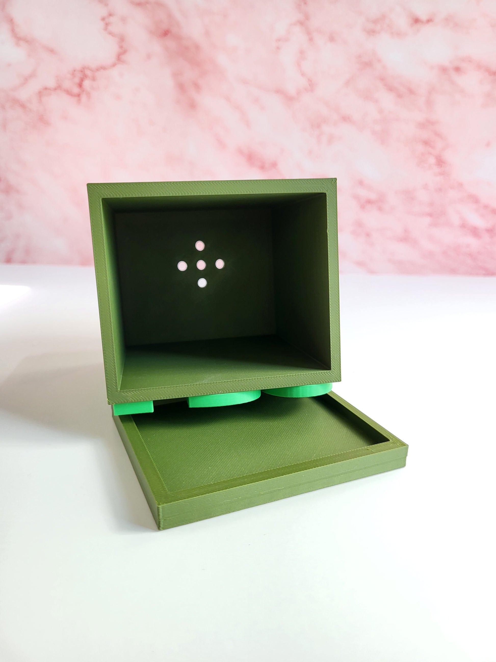 funny planter
pun plant pot
motivational gift
desk decor
gift for plant lovers
succulent planter
cute planter
plant pun gift
funny gift idea
eco-friendly planter
I be leaf in you
positive message planter
3D printed planter
houseplant gift
office plant pot