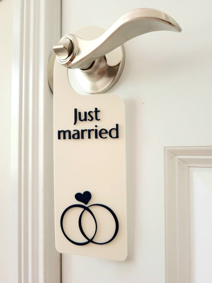 just married sign,
wedding door sign,
honeymoon sign,
bridal suite decor,
door hanger wedding,
wedding decoration,
bride gift idea,
just married gift,
engagement sign,
cute wedding sign,
married door tag,
honeymoon decor,
hotel room sign,