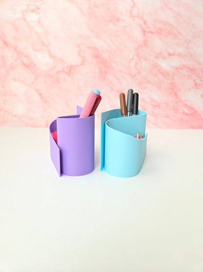 S-shaped Pen Holder