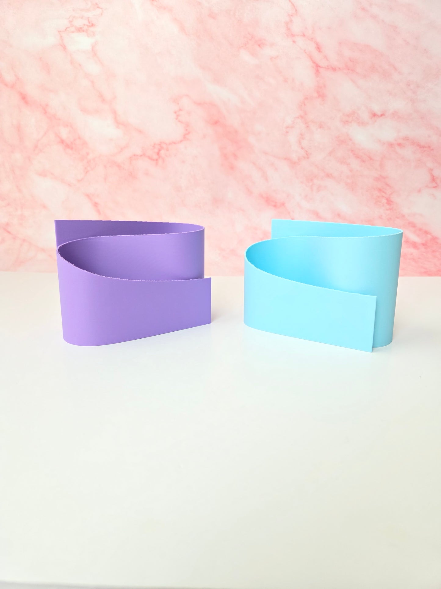 S-shaped Pen Holder