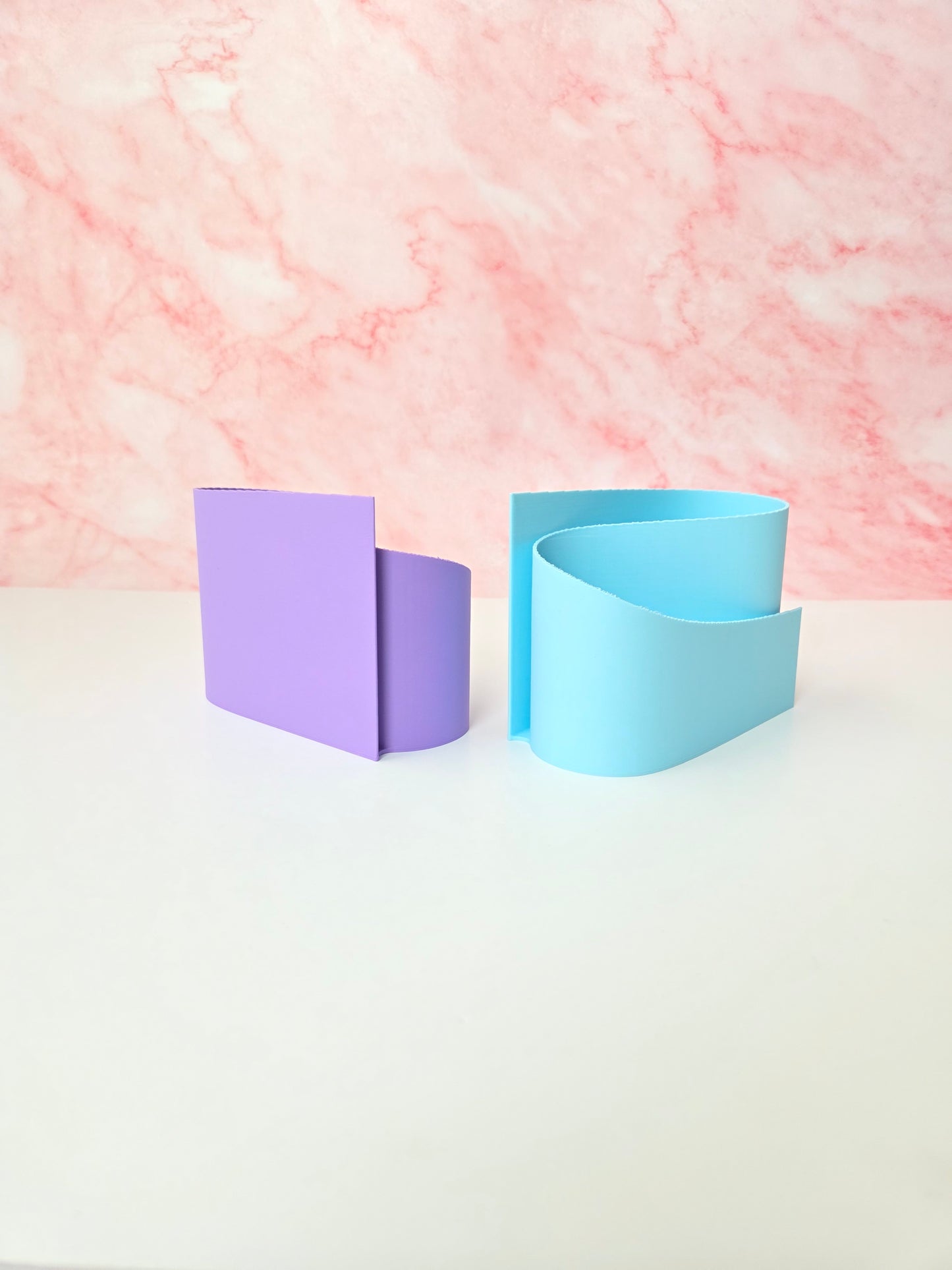 S-shaped Pen Holder