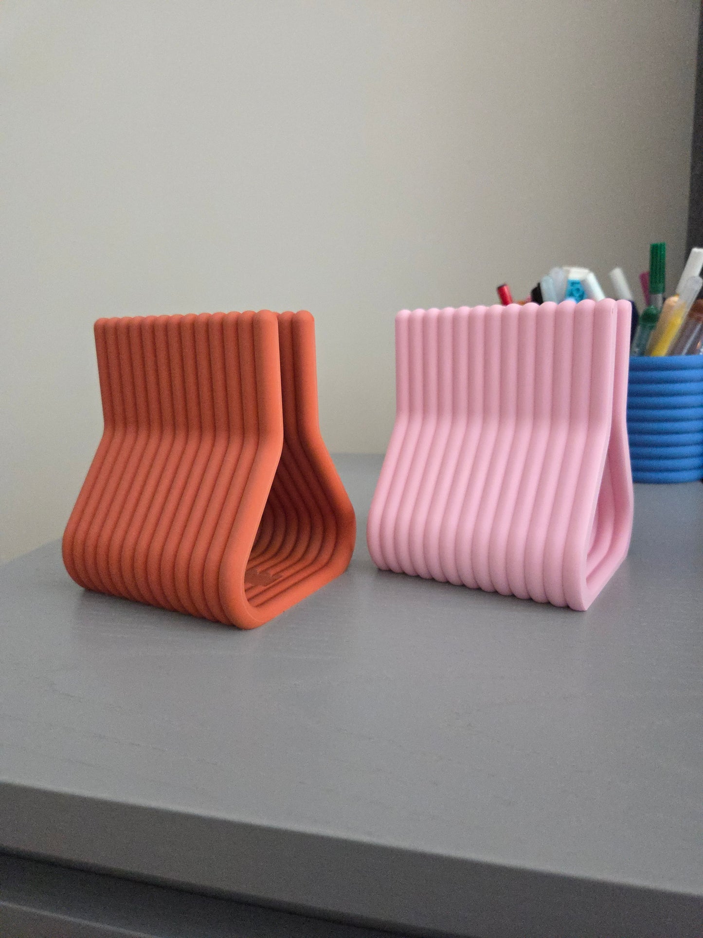 Ribbed Vertical Laptop Stand
